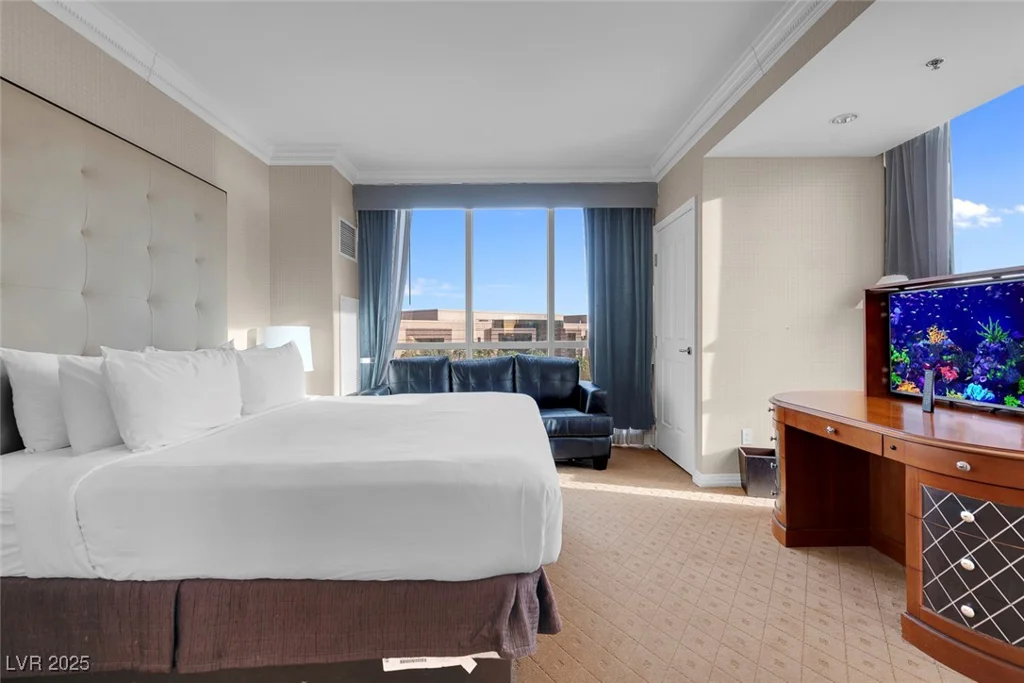 145 HARMON, Las Vegas, NV 89109