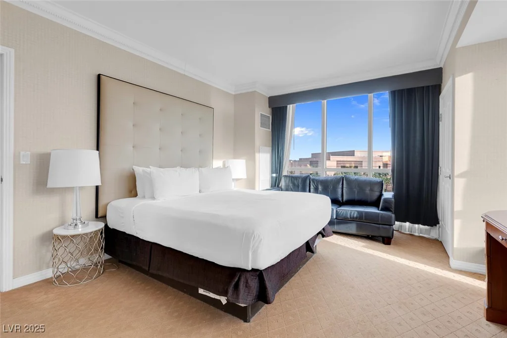 145 HARMON, Las Vegas, NV 89109