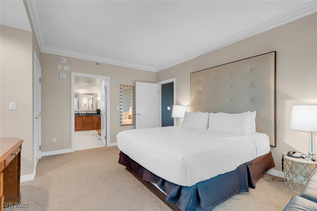 145 HARMON, Las Vegas, NV 89109