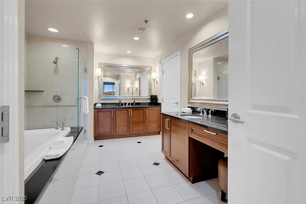 145 HARMON, Las Vegas, NV 89109