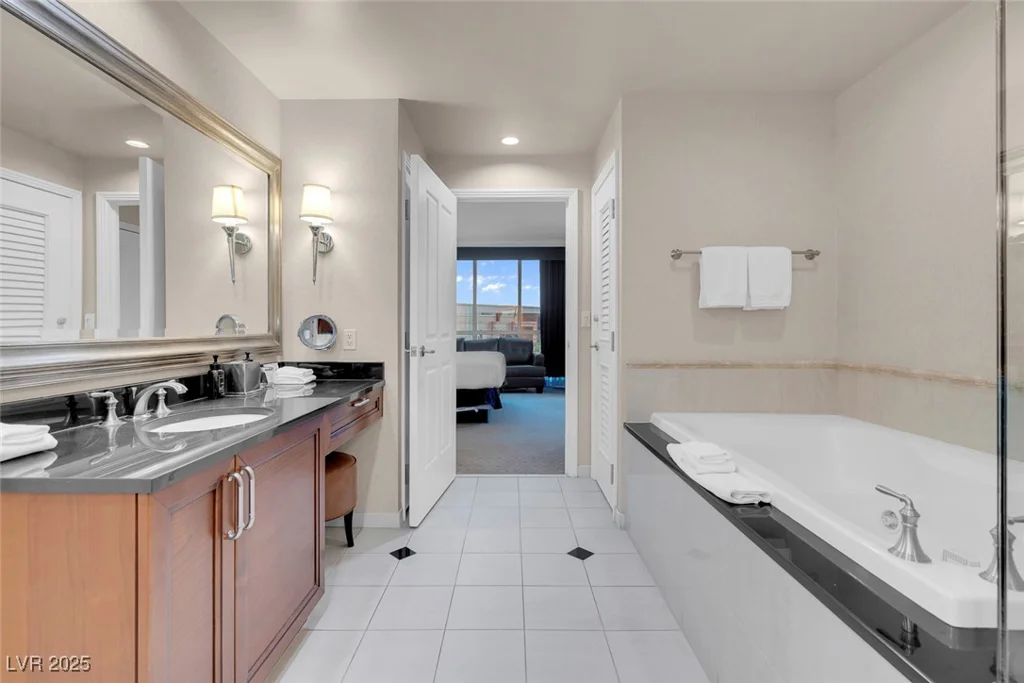 145 HARMON, Las Vegas, NV 89109
