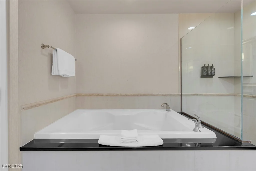 145 HARMON, Las Vegas, NV 89109