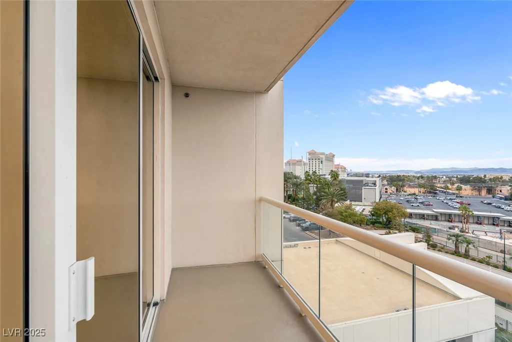 145 HARMON, Las Vegas, NV 89109