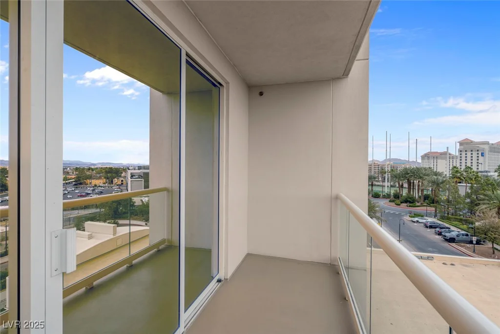 145 HARMON, Las Vegas, NV 89109