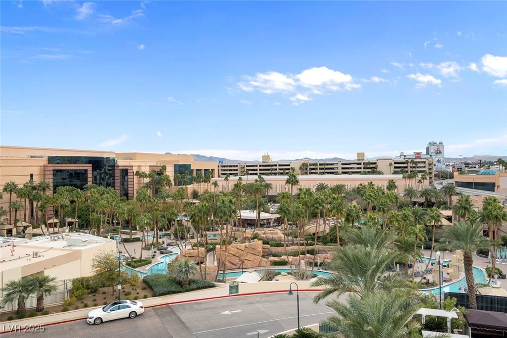 145 HARMON, Las Vegas, NV 89109