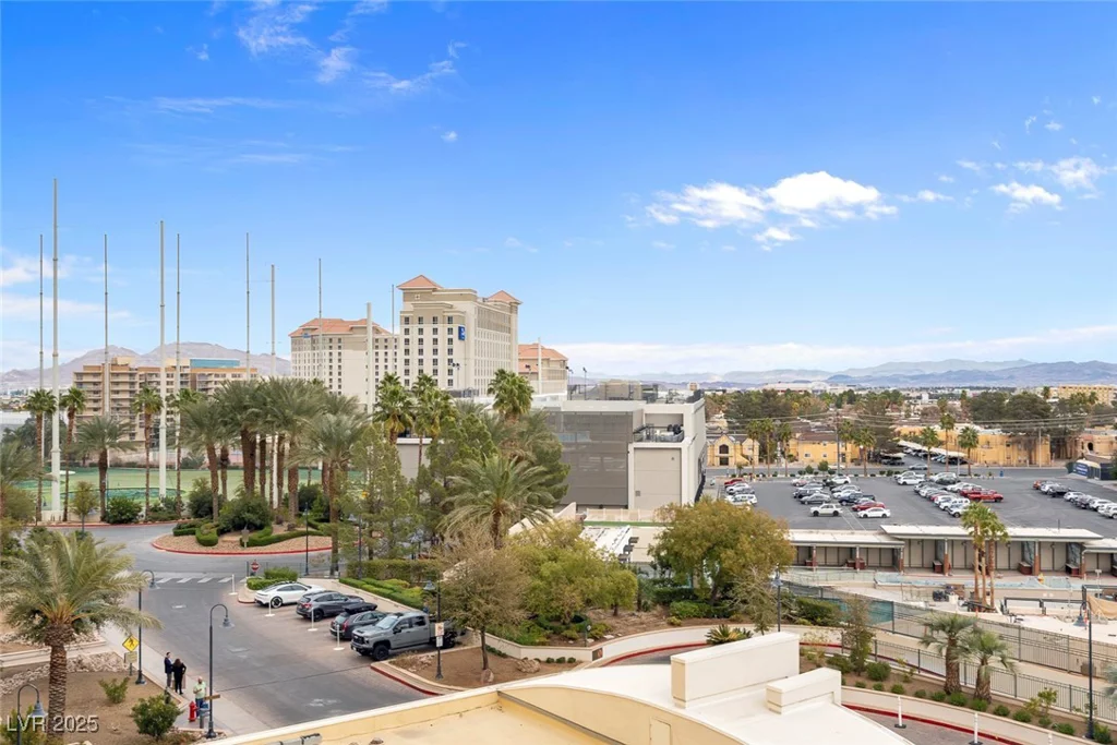 145 HARMON, Las Vegas, NV 89109
