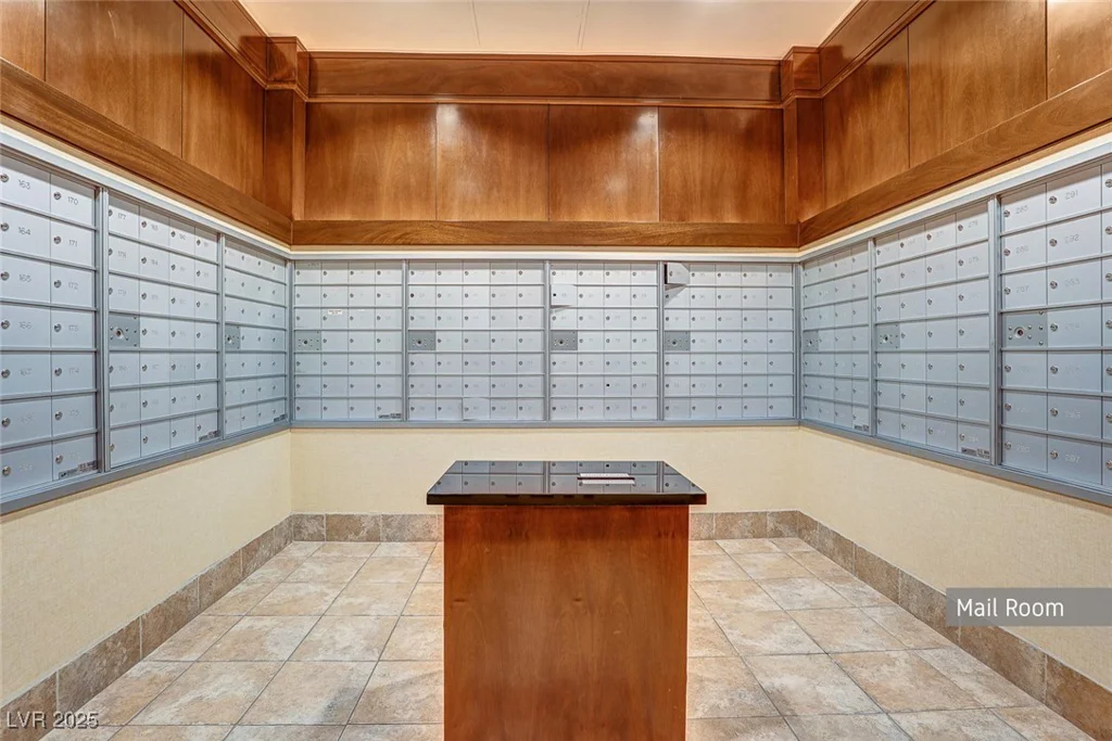 145 HARMON, Las Vegas, NV 89109