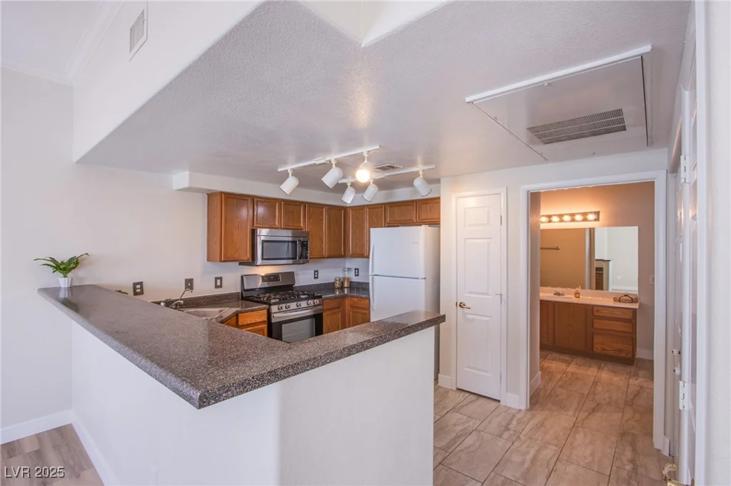 9303 Gilcrease, Las Vegas, NV 89149