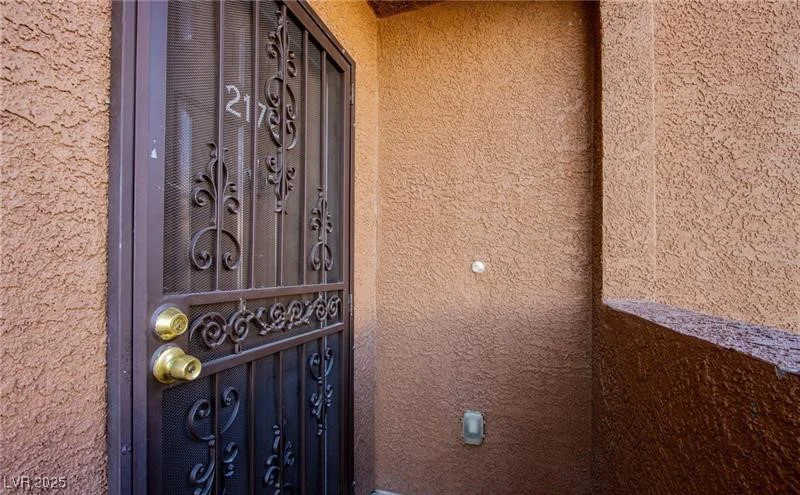 9303 Gilcrease, Las Vegas, NV 89149