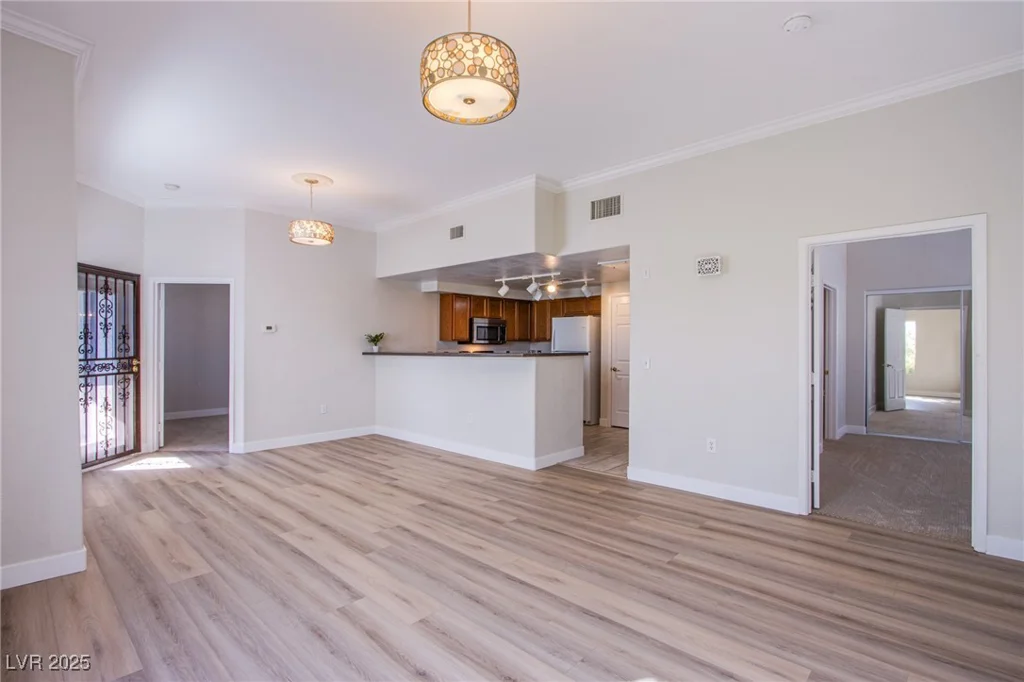 9303 Gilcrease, Las Vegas, NV 89149