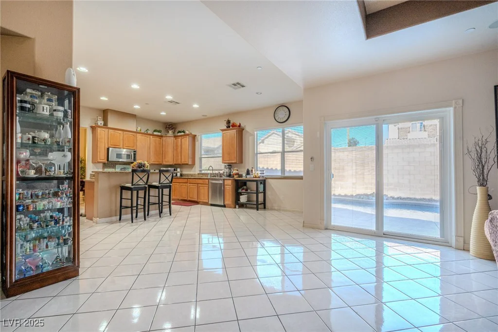 6632 Blue Hawaii, Las Vegas, NV 89110