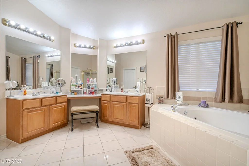 6632 Blue Hawaii, Las Vegas, NV 89110