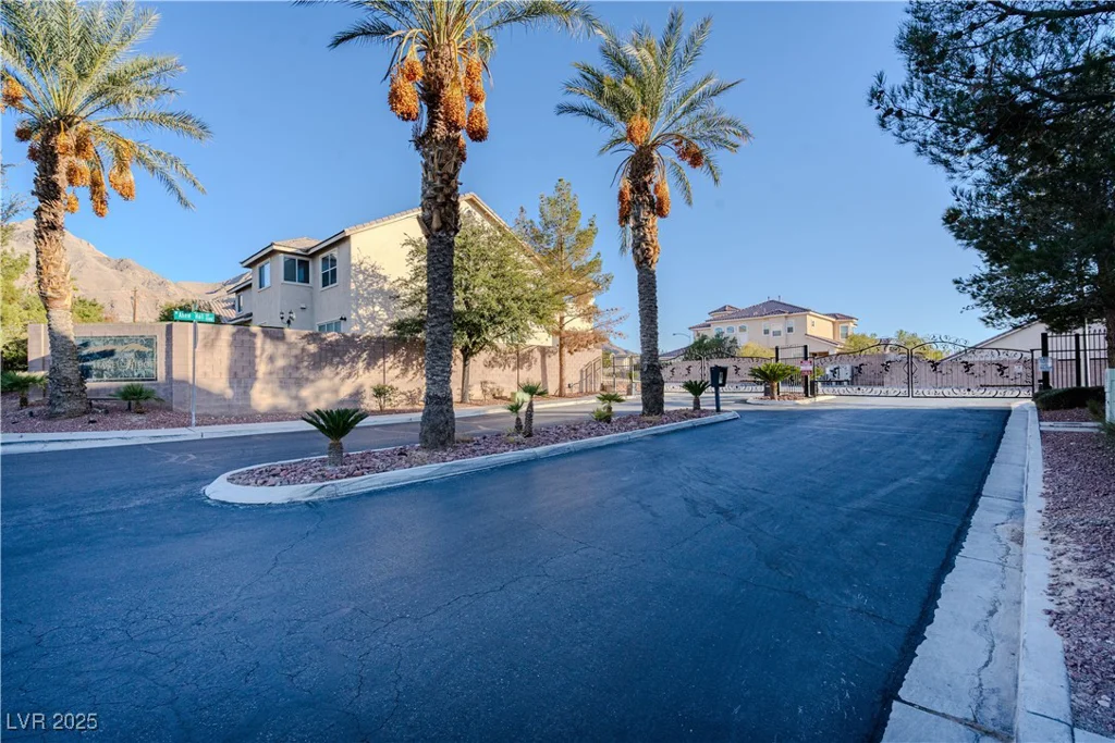 6632 Blue Hawaii, Las Vegas, NV 89110