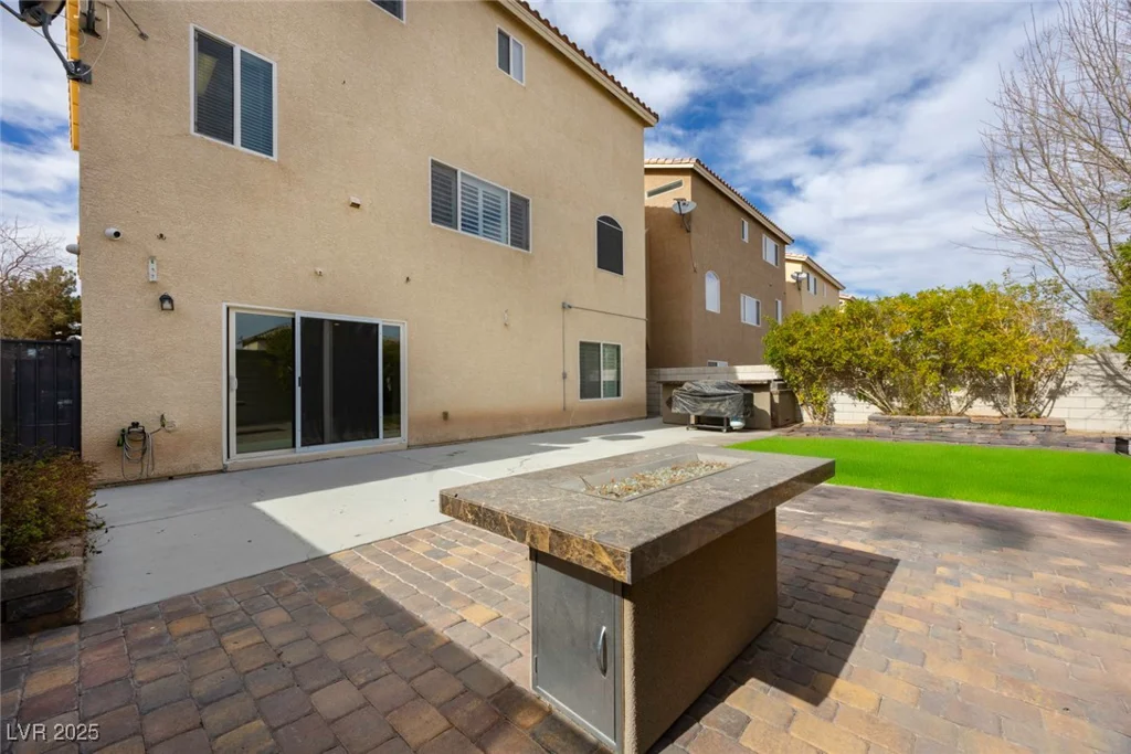 10658 Salmon Leap, Las Vegas, NV 89183
