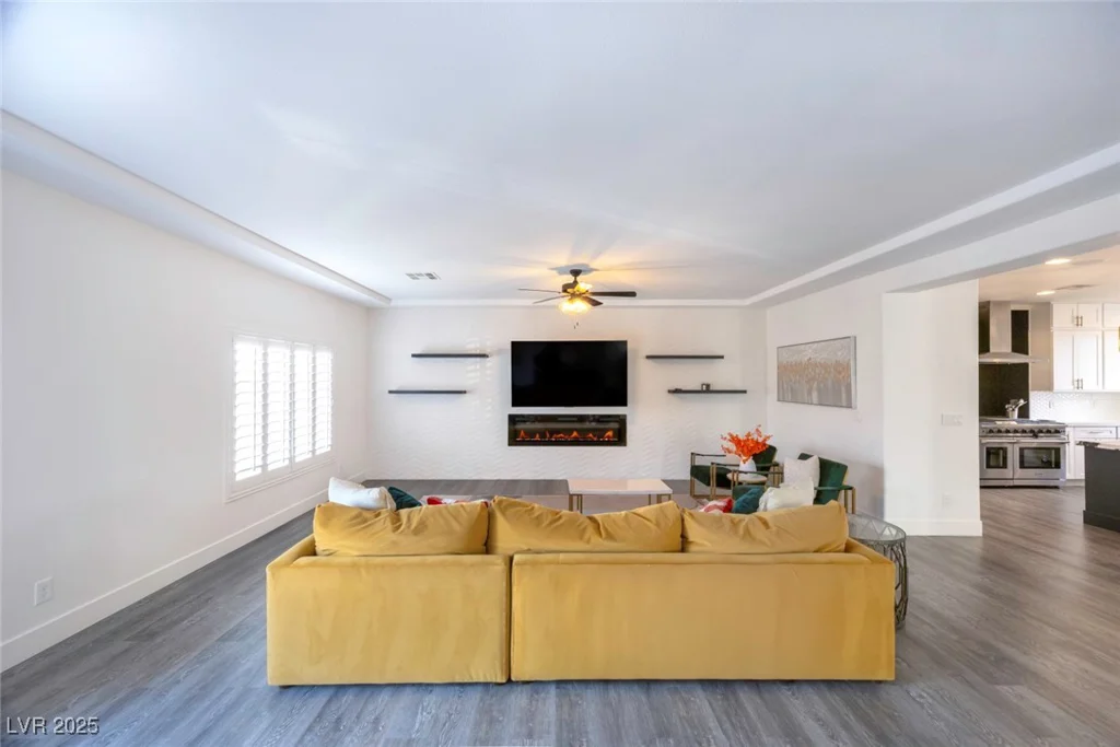 10658 Salmon Leap, Las Vegas, NV 89183