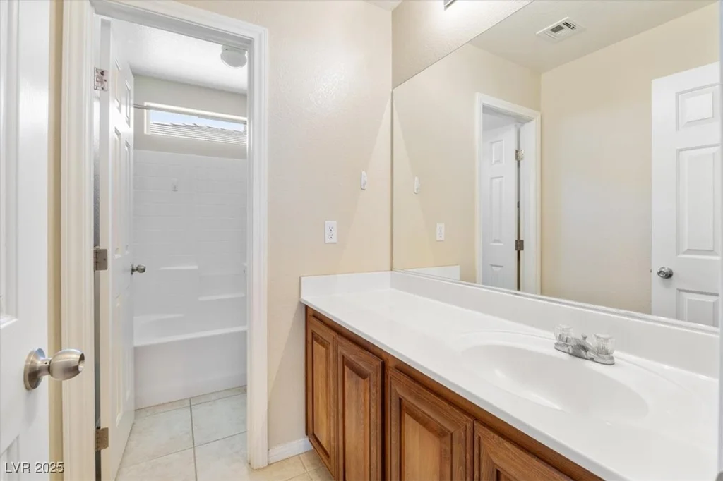 8555 Burning Bridge, Las Vegas, NV 89131