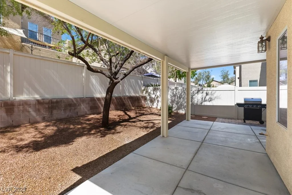 8555 Burning Bridge, Las Vegas, NV 89131
