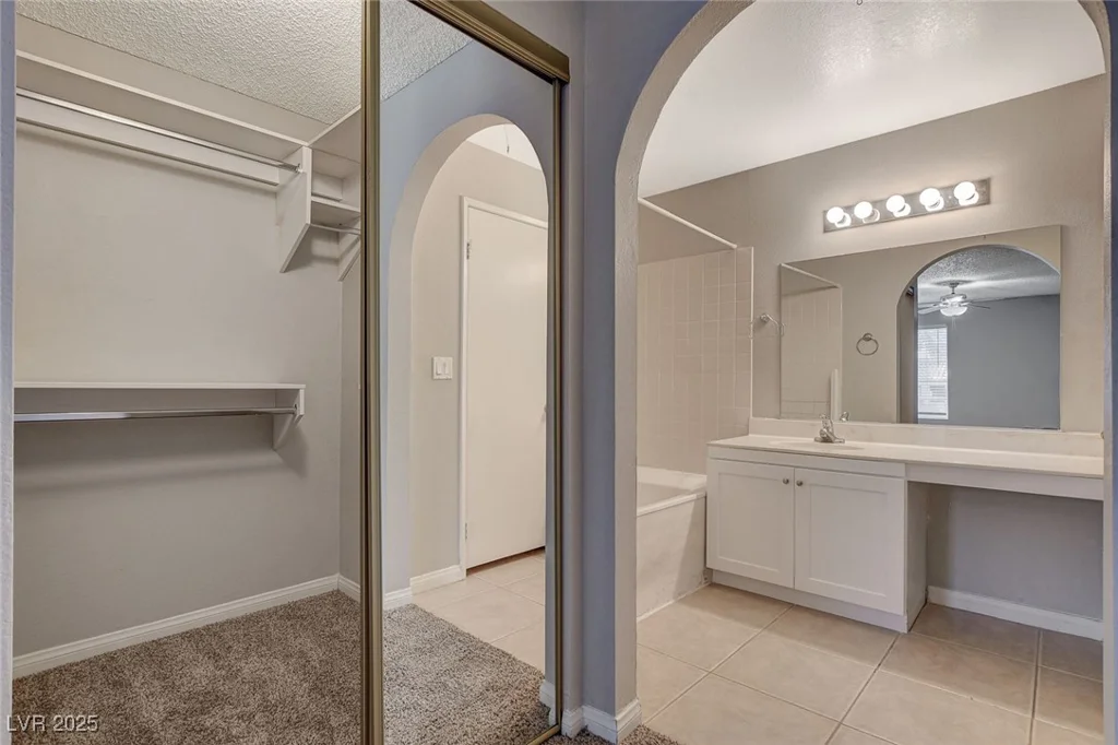 2200 Fort Apache, Las Vegas, NV 89117