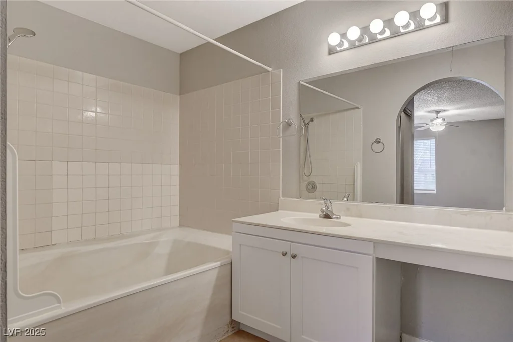 2200 Fort Apache, Las Vegas, NV 89117