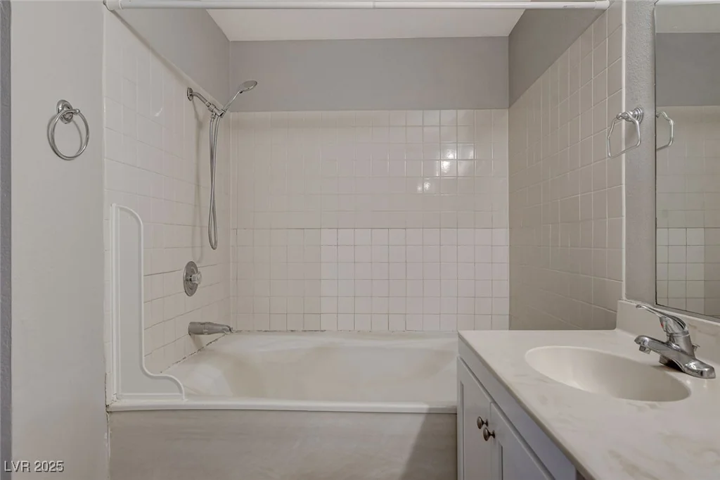 2200 Fort Apache, Las Vegas, NV 89117