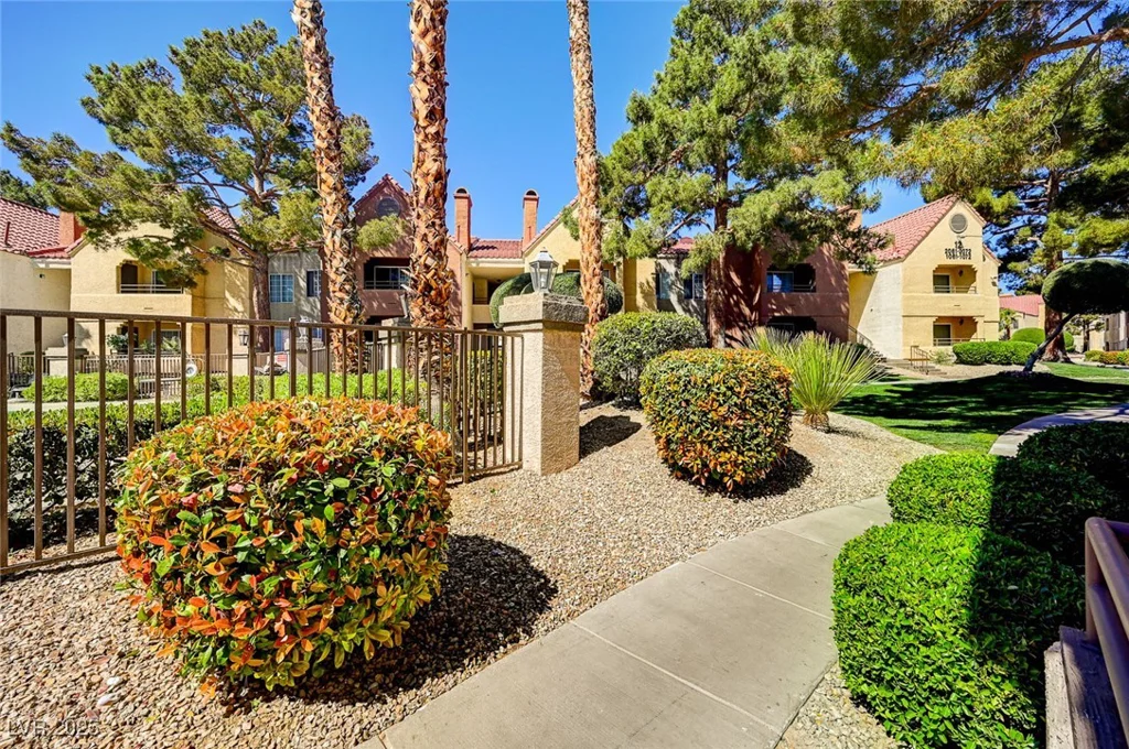 2200 Fort Apache, Las Vegas, NV 89117