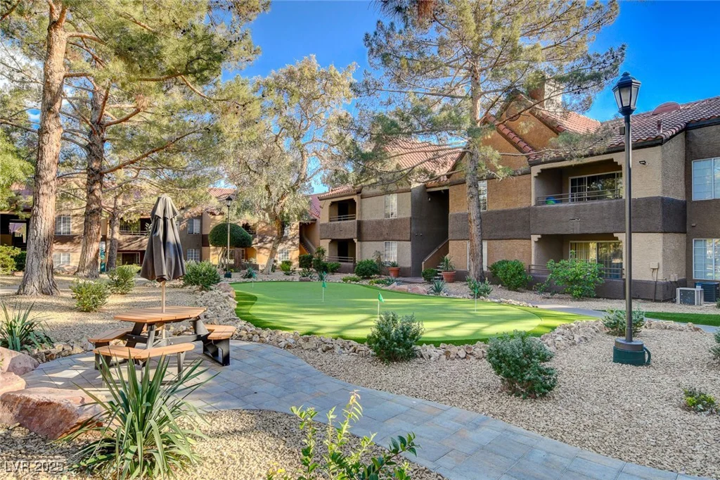 2200 Fort Apache, Las Vegas, NV 89117