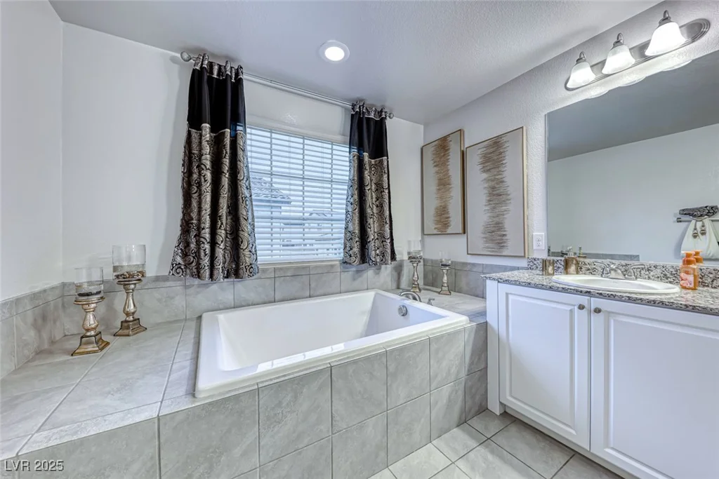 200 Denette, North Las Vegas, NV 89031