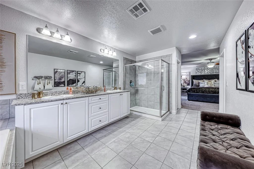200 Denette, North Las Vegas, NV 89031