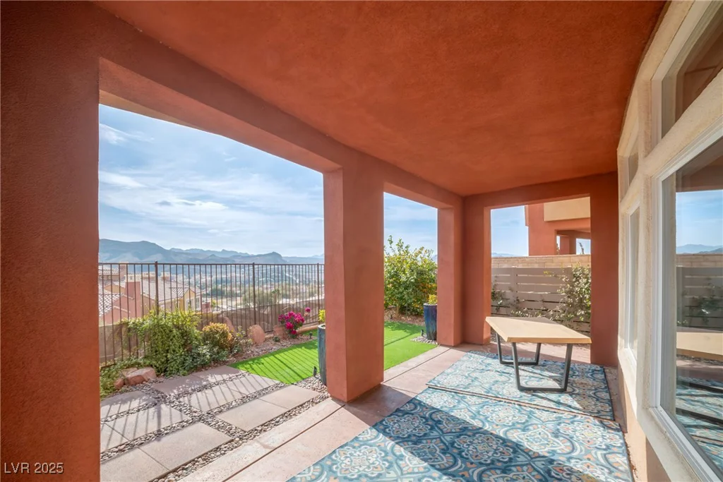 24 Cerchio Alto, Henderson, NV 89011