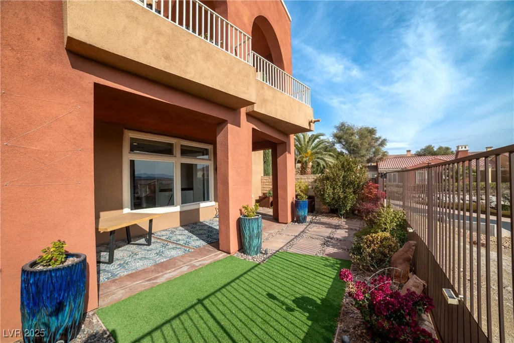 24 Cerchio Alto, Henderson, NV 89011