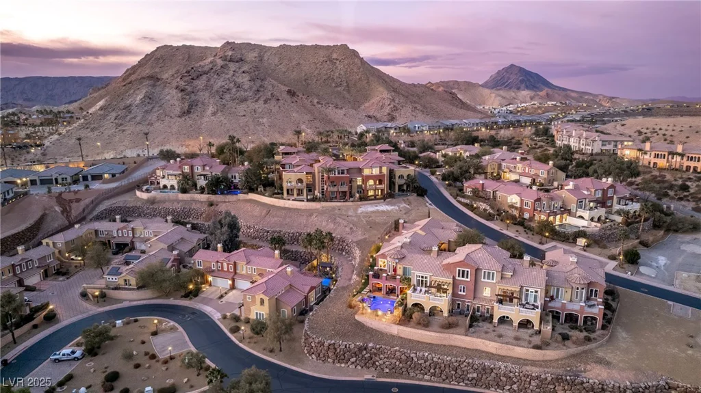 24 Cerchio Alto, Henderson, NV 89011