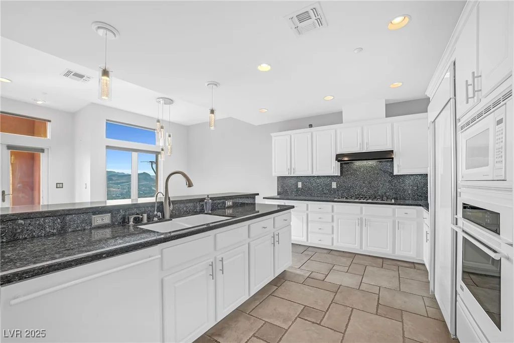 24 Cerchio Alto, Henderson, NV 89011