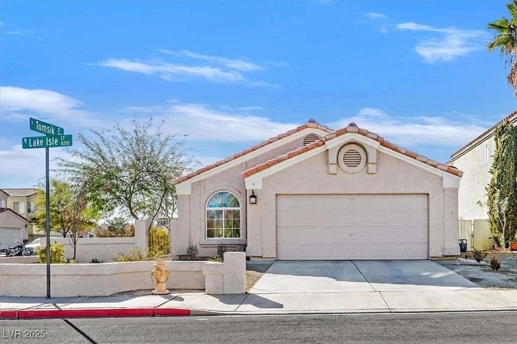 8201 Lake Isle, Las Vegas, NV 89145