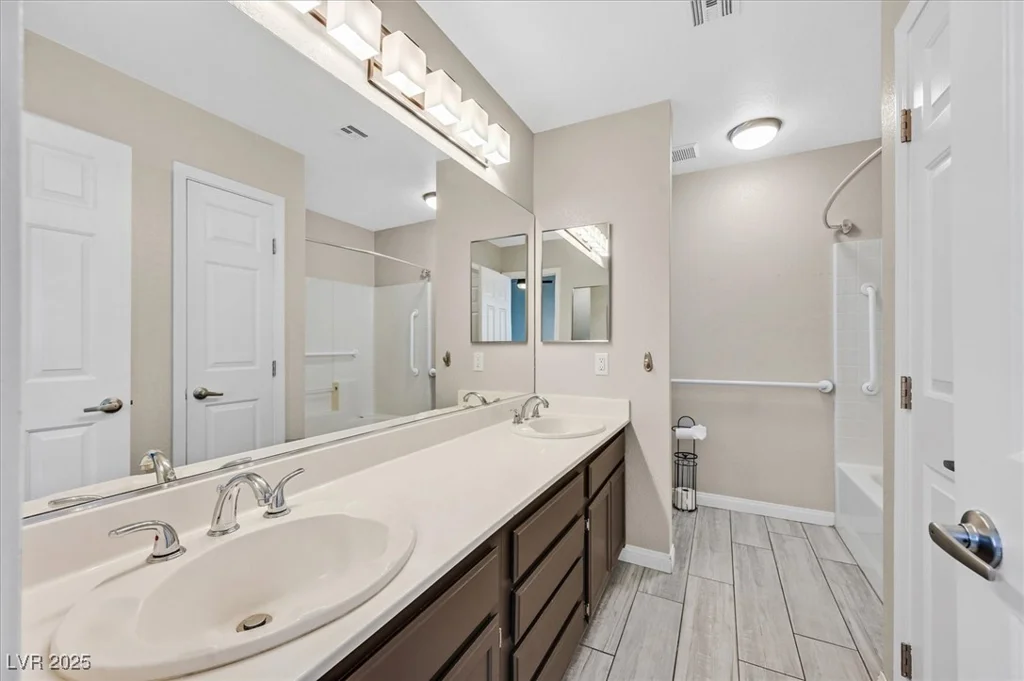 8201 Lake Isle, Las Vegas, NV 89145