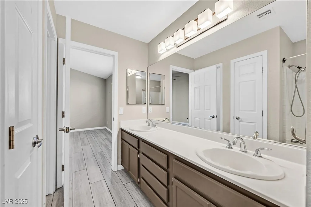 8201 Lake Isle, Las Vegas, NV 89145