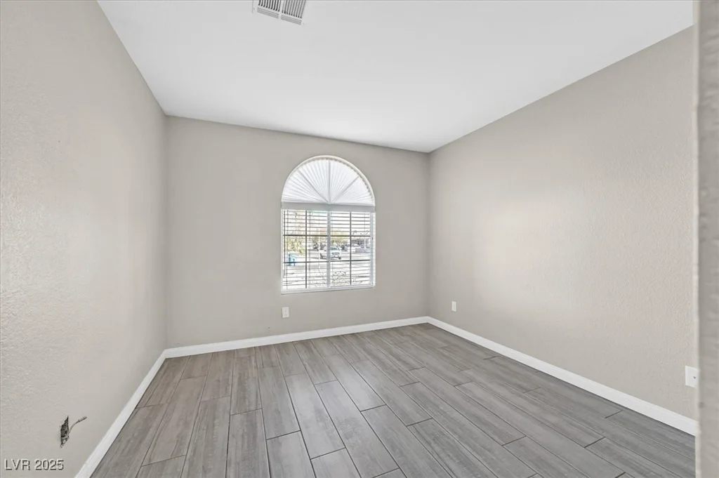 8201 Lake Isle, Las Vegas, NV 89145