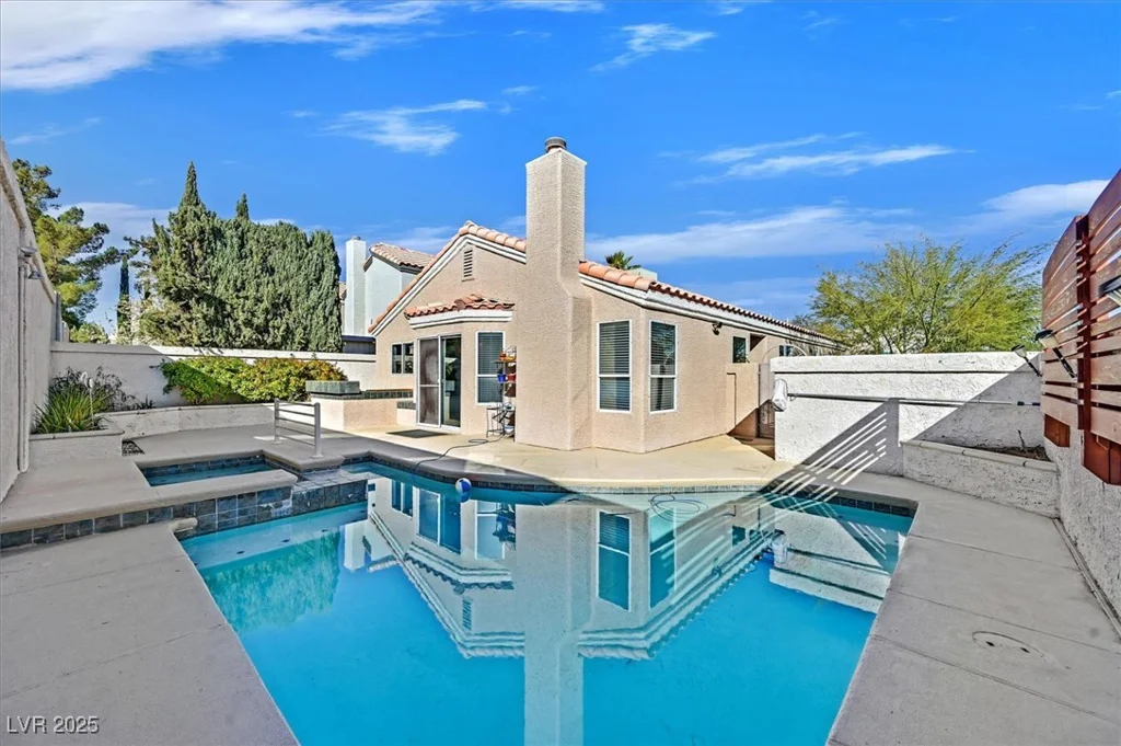 8201 Lake Isle, Las Vegas, NV 89145