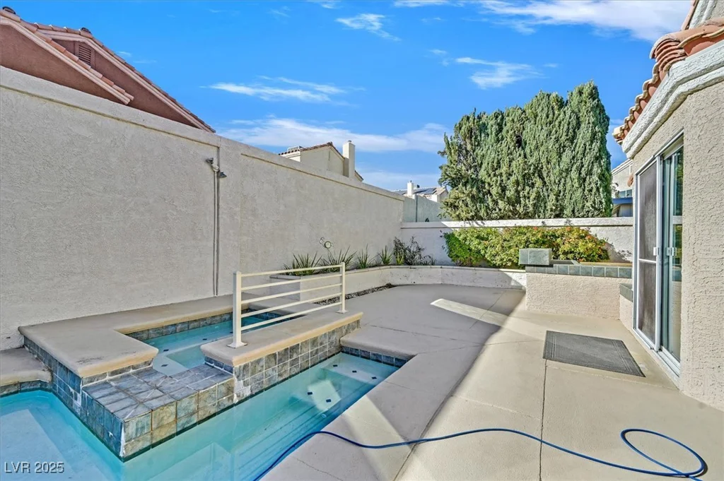 8201 Lake Isle, Las Vegas, NV 89145