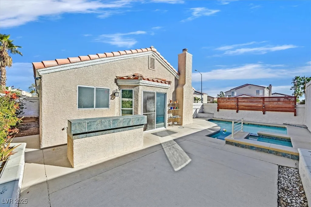 8201 Lake Isle, Las Vegas, NV 89145