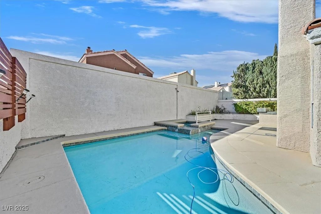 8201 Lake Isle, Las Vegas, NV 89145