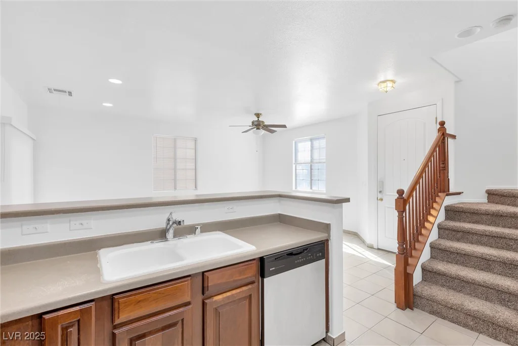 4050 Sparrow Rock, Las Vegas, NV 89129