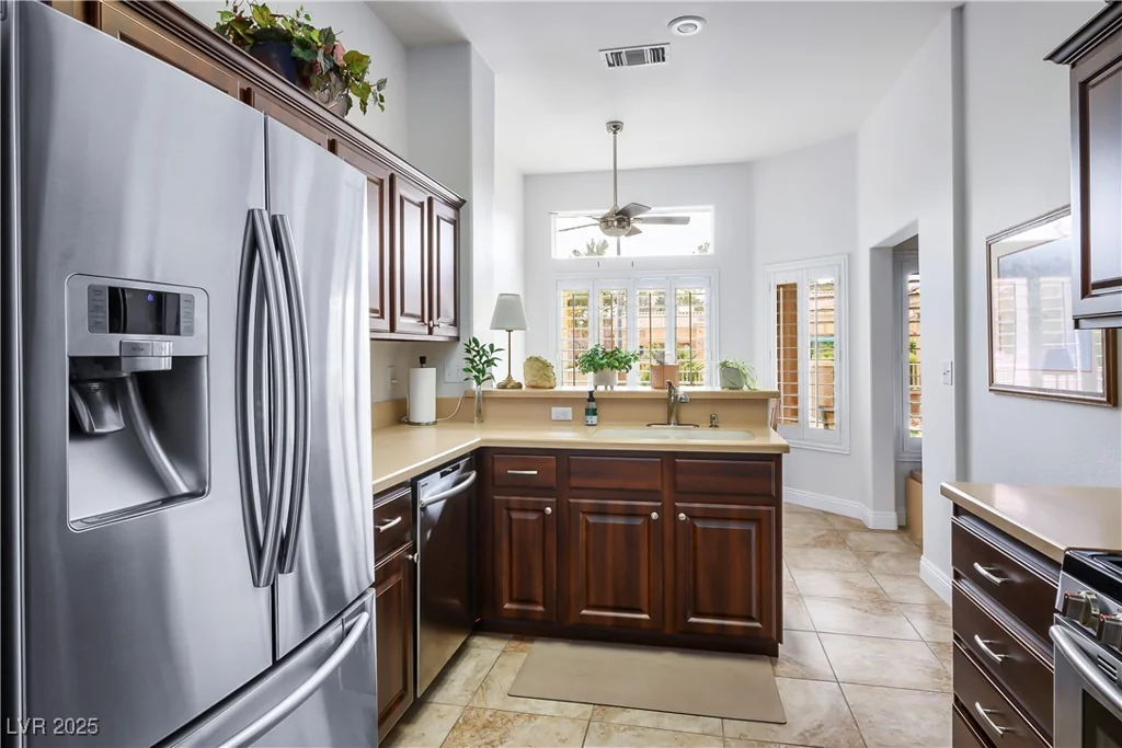 9300 Villa Ridge, Las Vegas, NV 89134