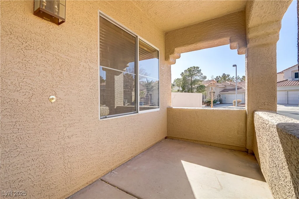 1444 Country Hollow, Las Vegas, NV 89117