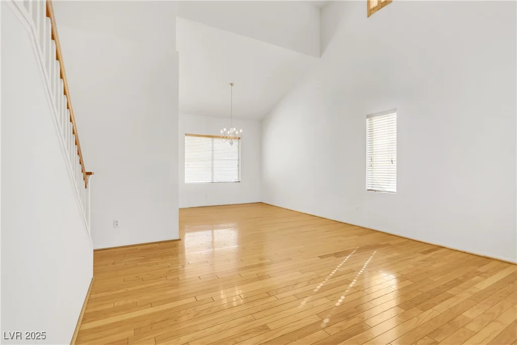 1444 Country Hollow, Las Vegas, NV 89117