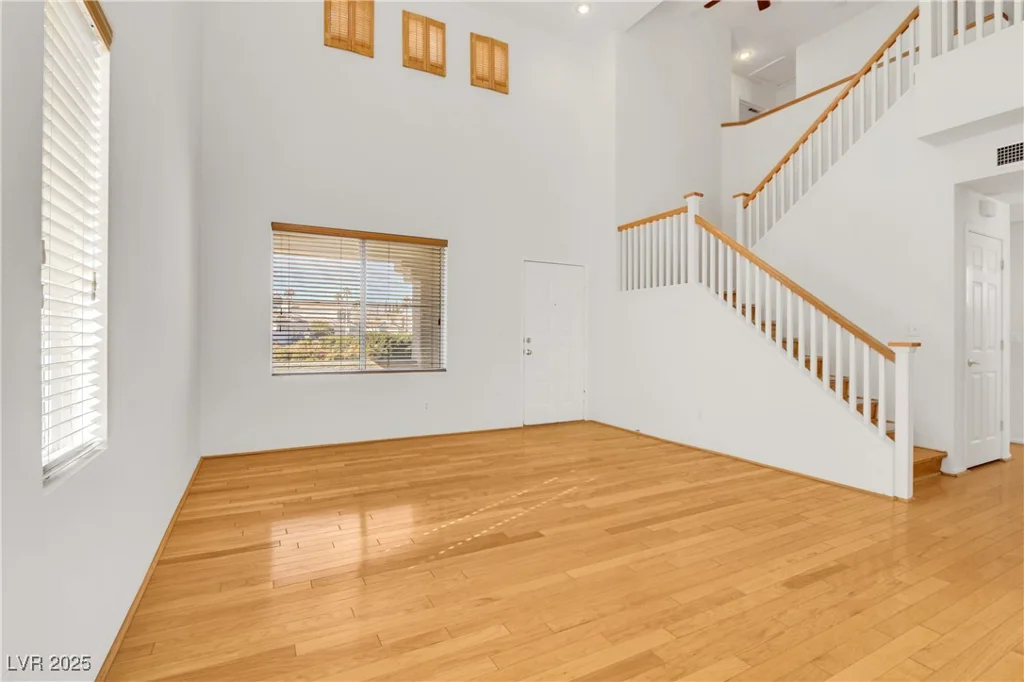 1444 Country Hollow, Las Vegas, NV 89117