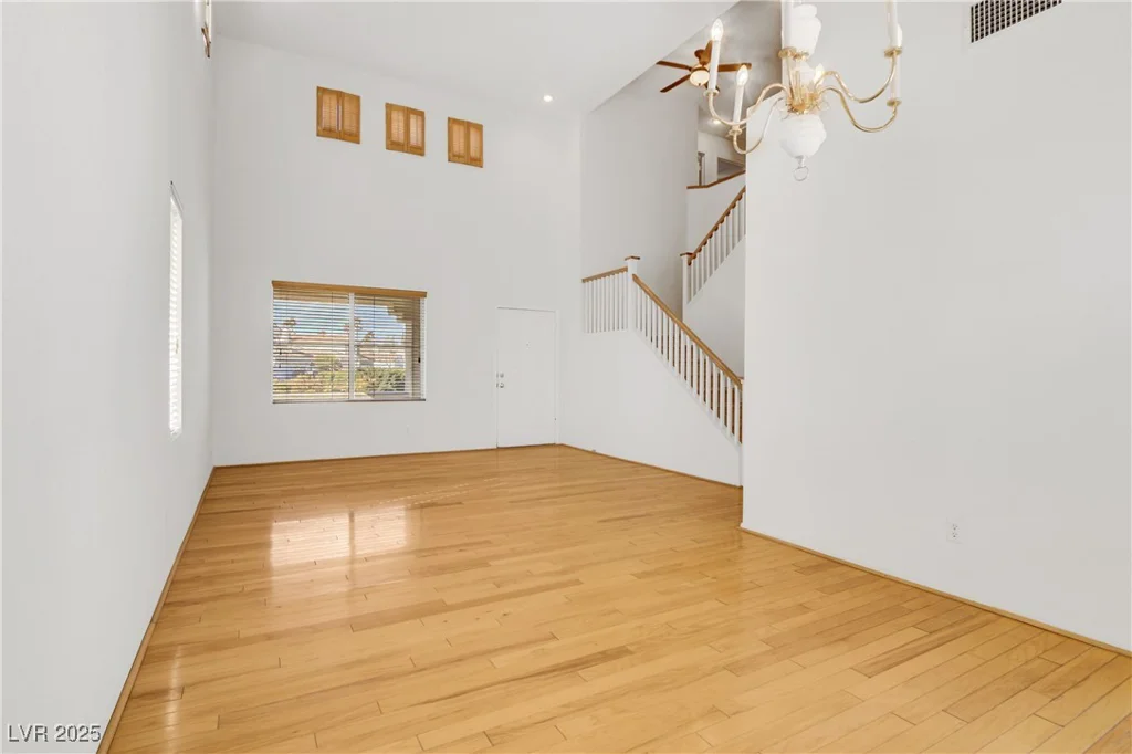 1444 Country Hollow, Las Vegas, NV 89117