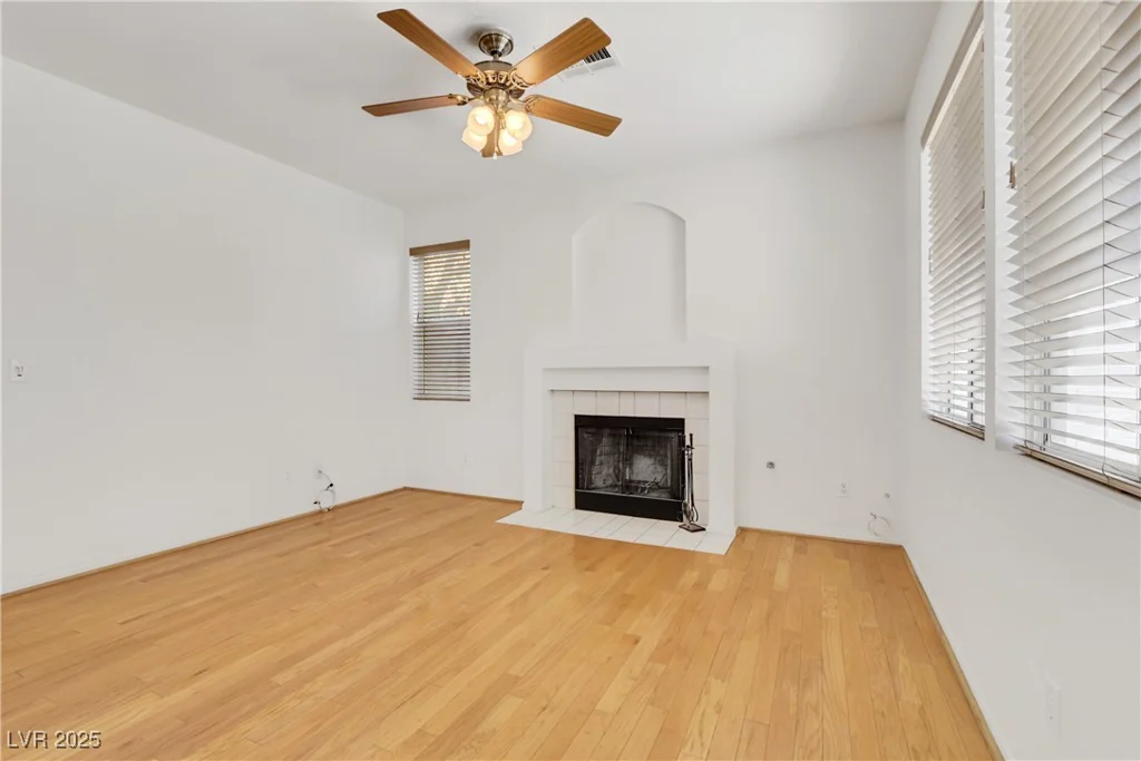 1444 Country Hollow, Las Vegas, NV 89117