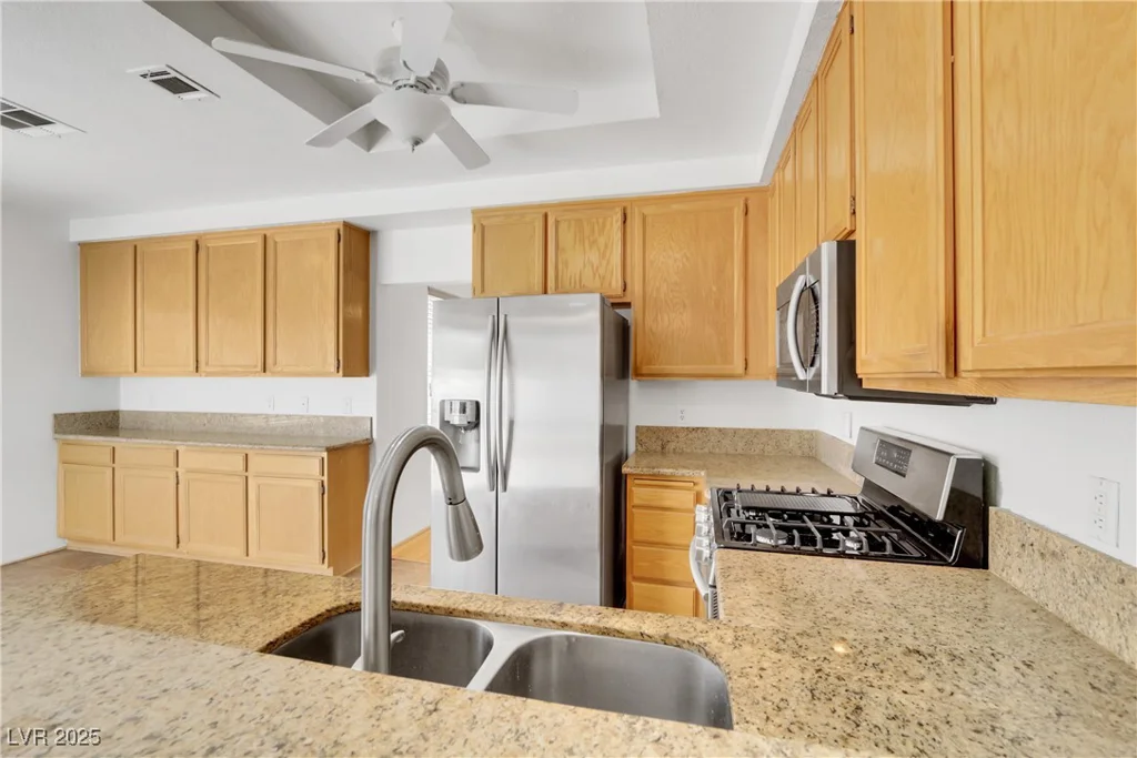 1444 Country Hollow, Las Vegas, NV 89117