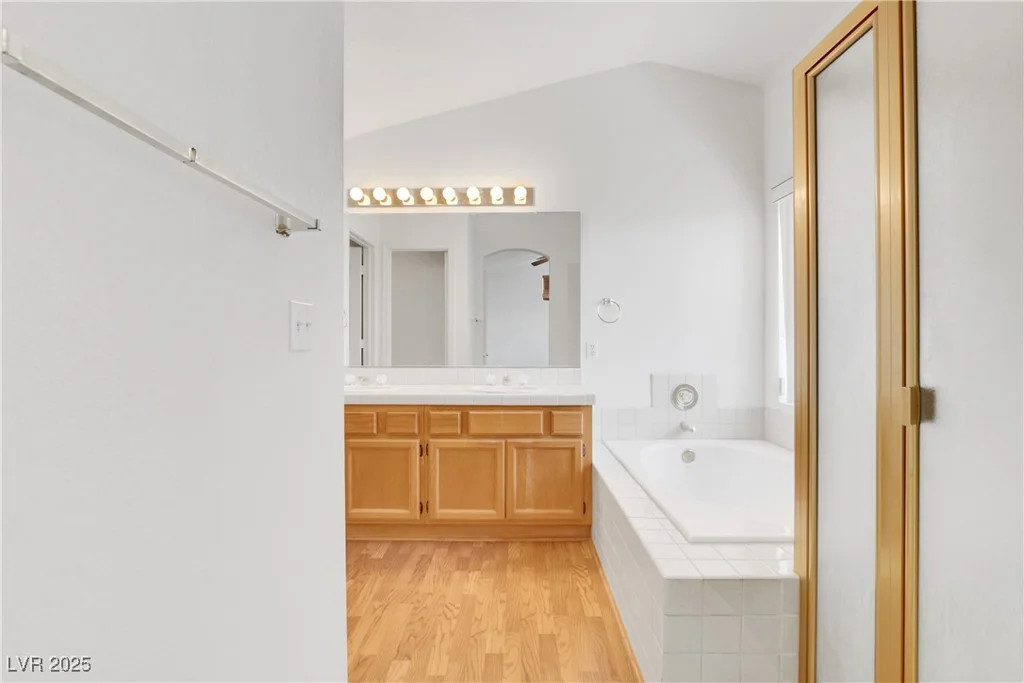 1444 Country Hollow, Las Vegas, NV 89117