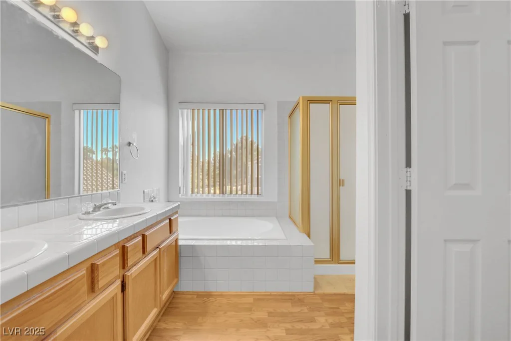1444 Country Hollow, Las Vegas, NV 89117